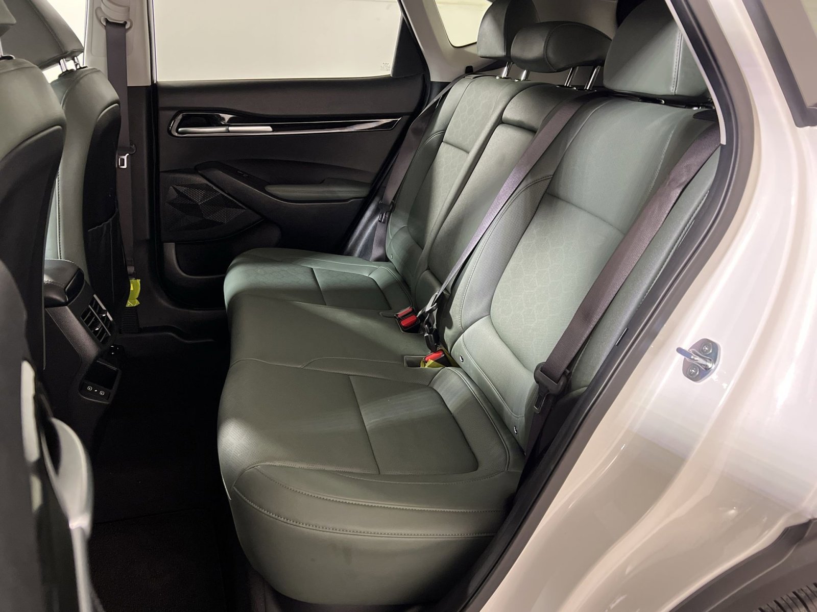 Used 2025 Kia Seltos SX w/ SX Sunroof Package image 23