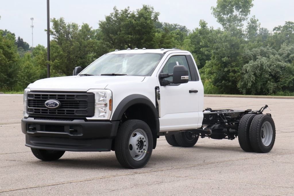 New 2025 Ford F550 4x4 Regular Cab Super Duty image 3