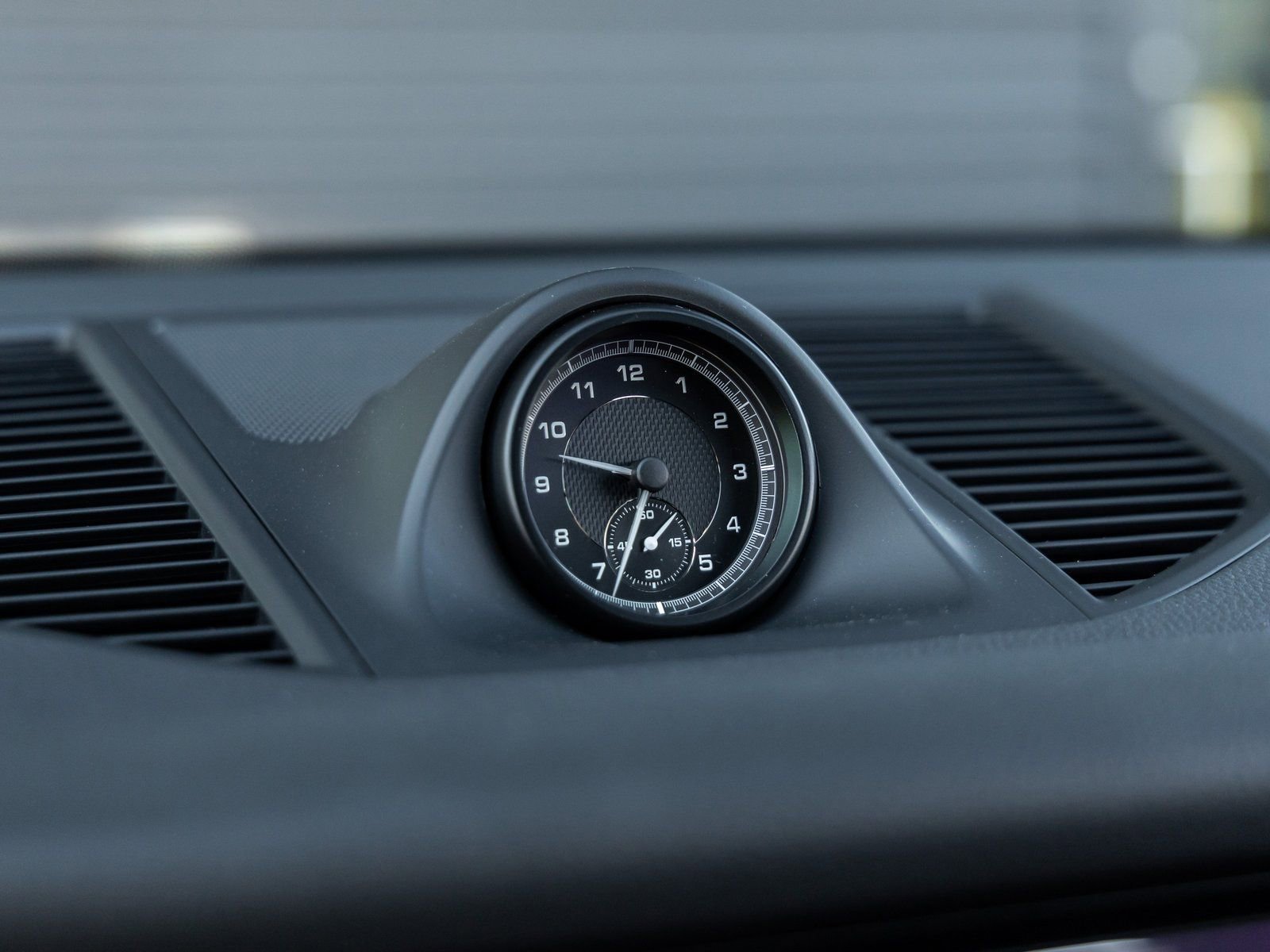 Certified 2026 Porsche Macan image 30