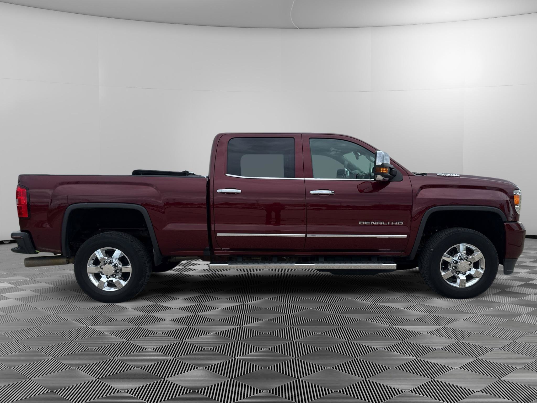 Used 2017 GMC Sierra 3500 Denali w/ Duramax Plus Package AWD/4WD image 5
