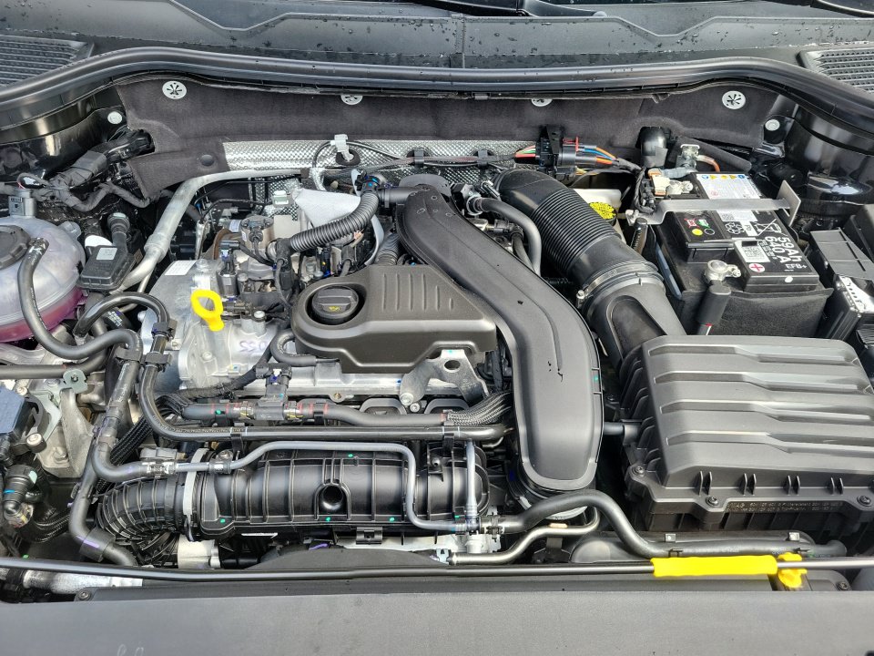 New 2026 Volkswagen Taos SE AWD/4WD image 16