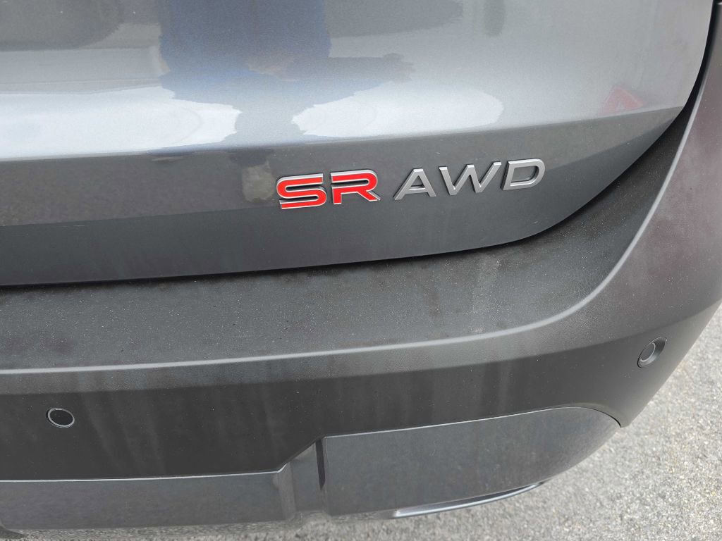 Used 2025 Nissan Kicks SR AWD/4WD image 9