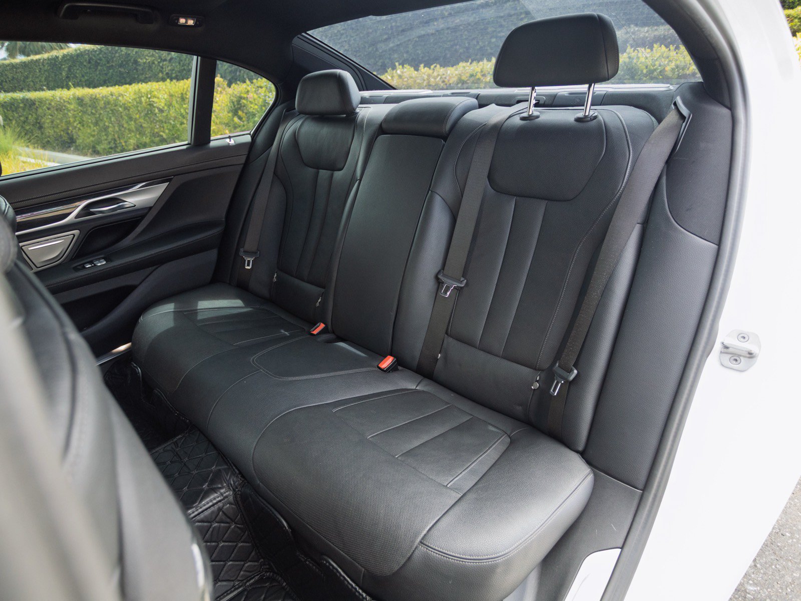 Used 2018 BMW 740i RWD image 19