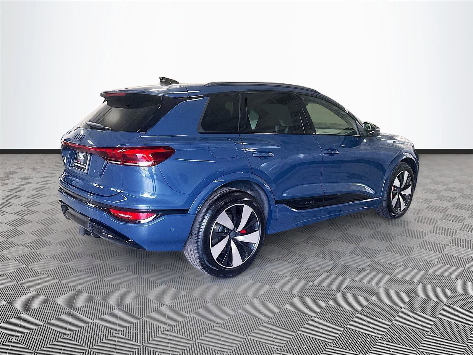 New 2027 Audi SQ6 e-tron Prestige AWD/4WD image 7
