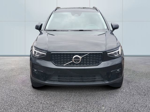 Certified 2023 Volvo XC40 B5 Plus w/ Driver Assist Package AWD/4WD image 2
