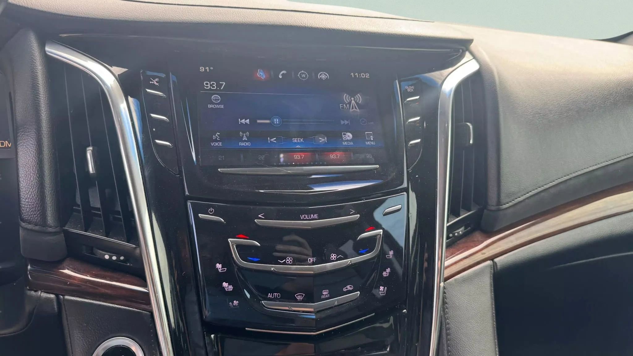 Used 2015 Cadillac Escalade Premium RWD image 28