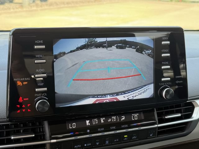 Certified 2024 Toyota Sienna XLE FWD image 24