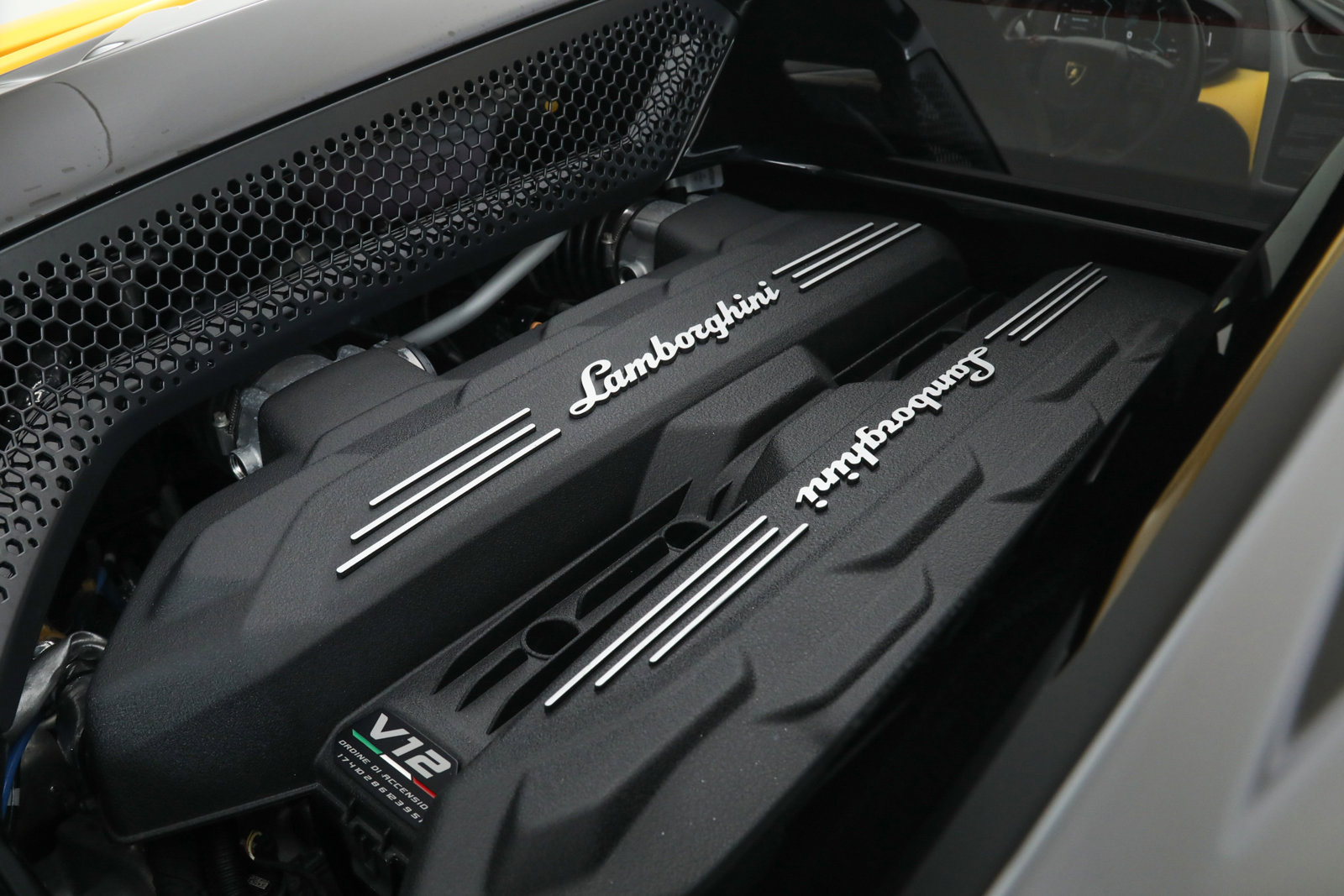 Used 2024 Lamborghini Revuelto image 41
