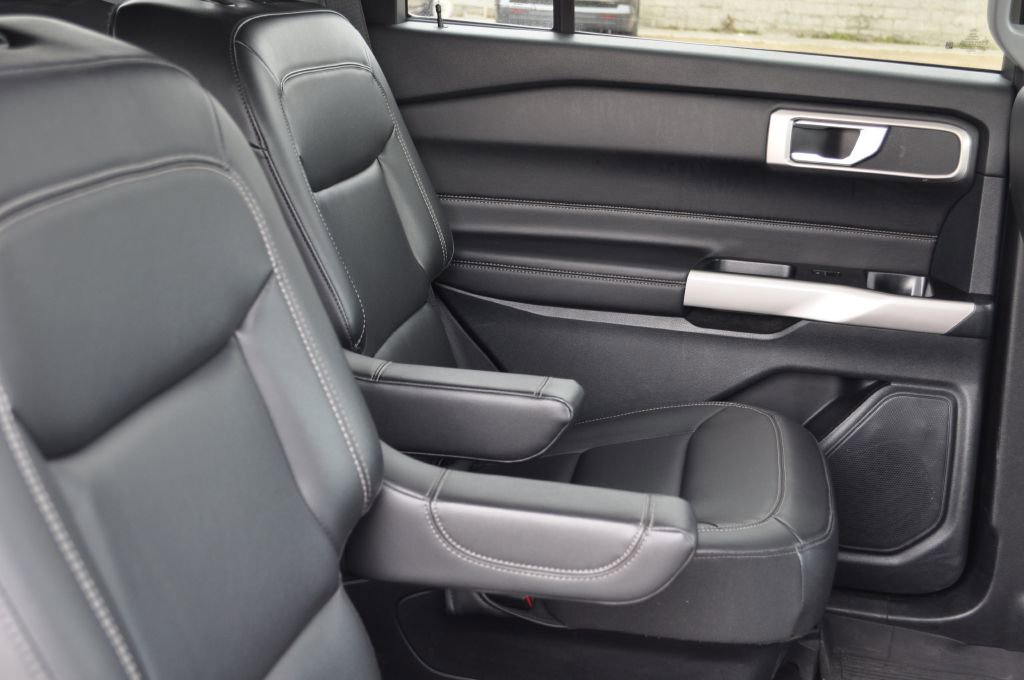 Used 2024 Ford Explorer XLT w/ Equipment Group 202A image 20