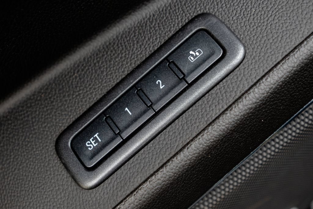 Used 2015 Chevrolet Tahoe LTZ AWD/4WD image 21