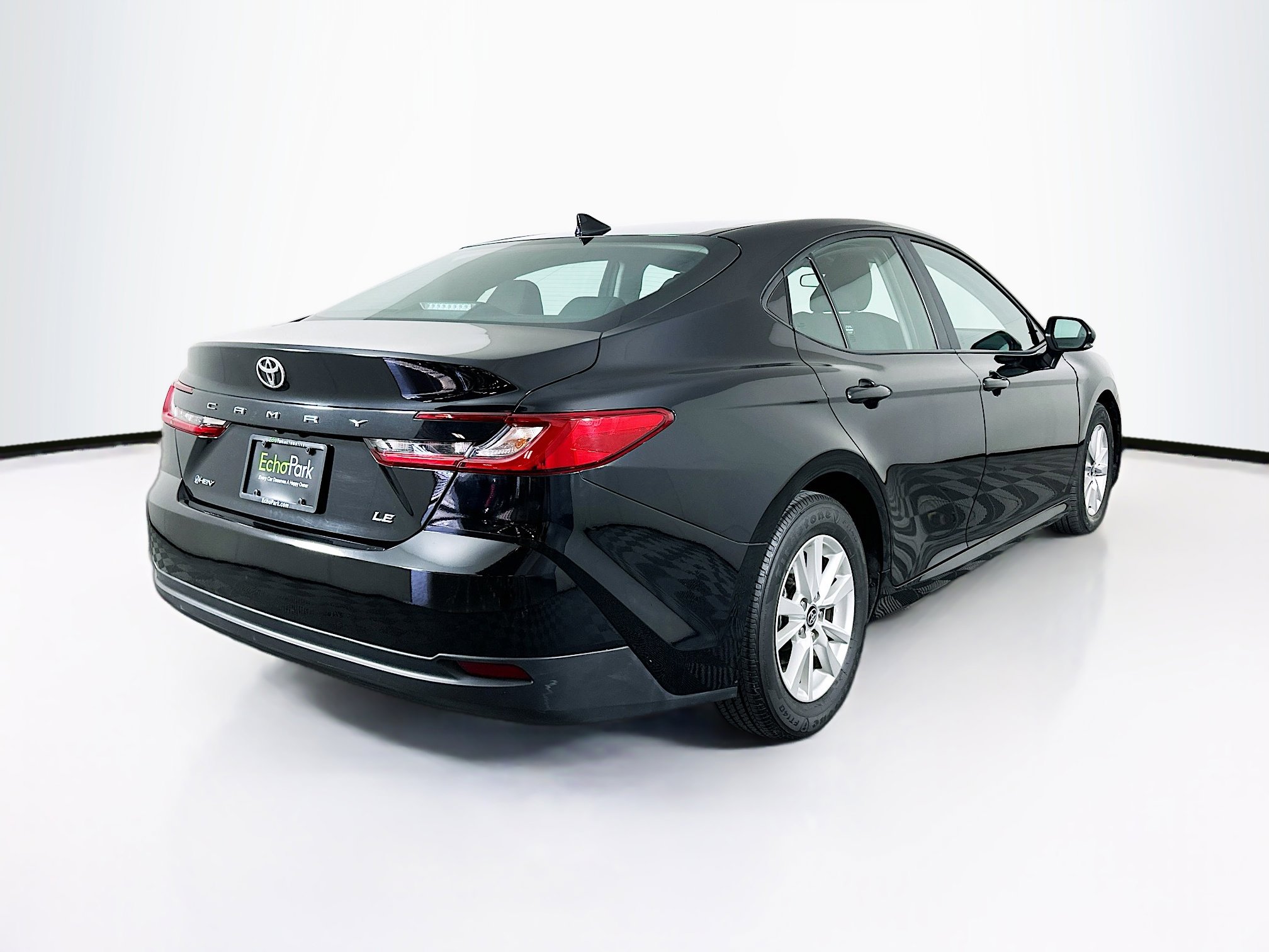 Used 2025 Toyota Camry LE image 9