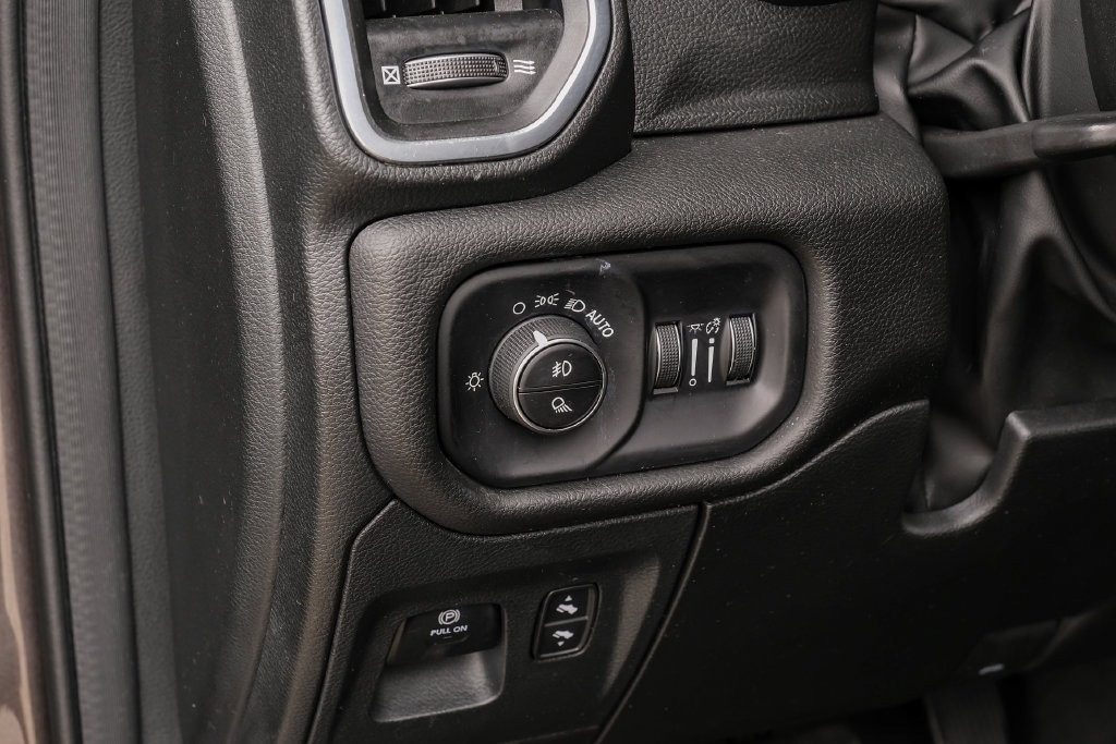 Used 2023 RAM 1500 Laramie AWD/4WD image 38