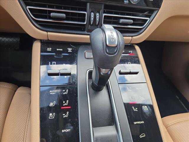 Used 2023 Porsche Macan AWD/4WD image 10