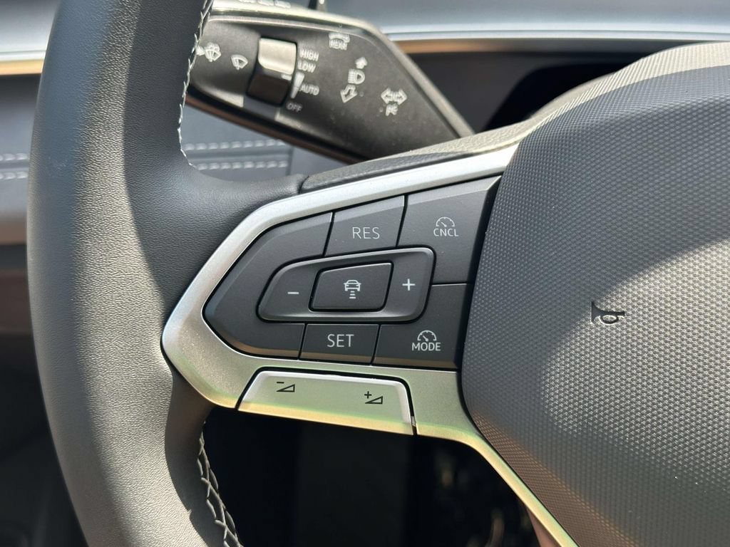 New 2026 Volkswagen Tiguan SE AWD/4WD image 17