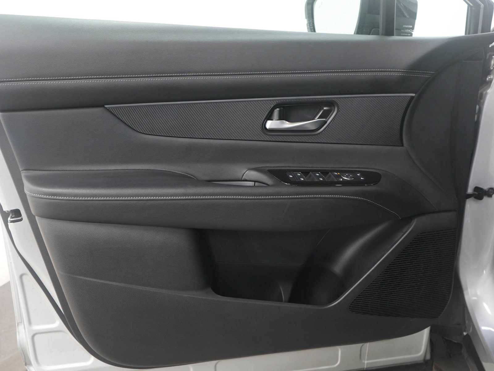 Used 2025 Nissan Murano SV image 20