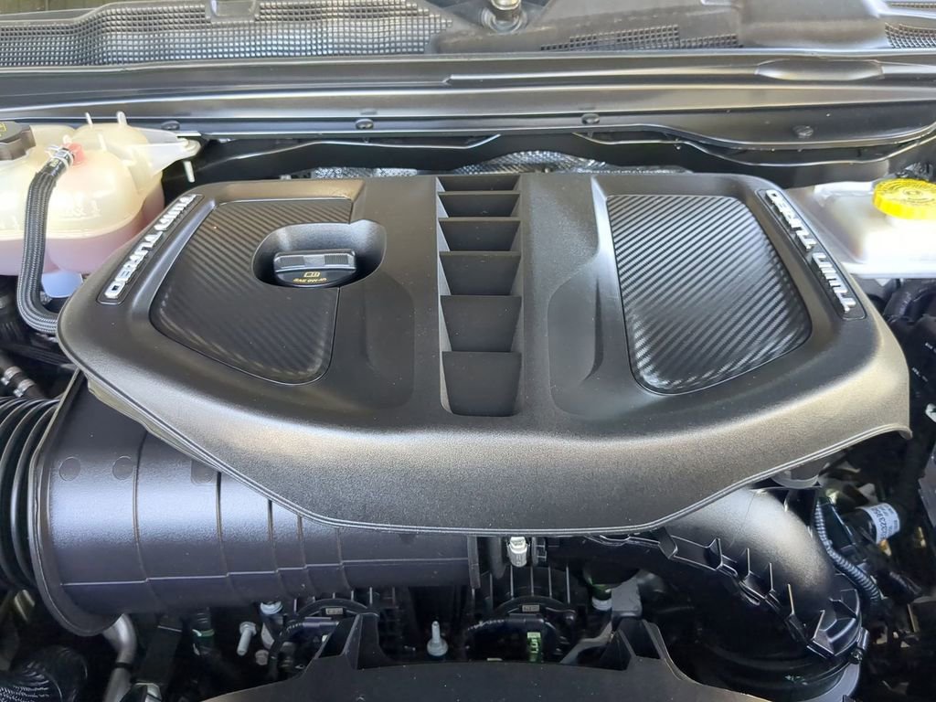 Used 2025 RAM 1500 Limited w/ Off Road Group image 10