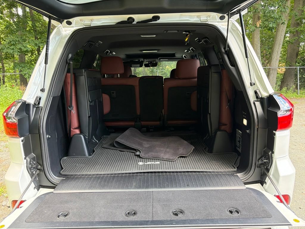 Used 2021 Lexus LX 570 4WD w/ Sport Package image 13