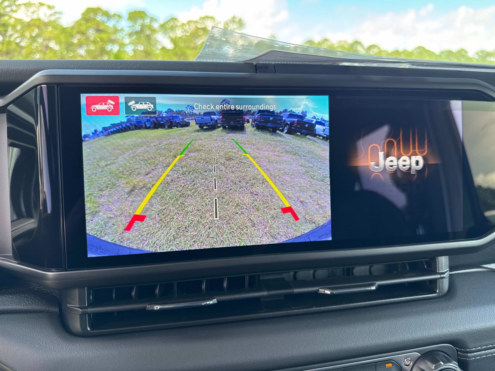New 2025 Jeep Wrangler Unlimited Sahara AWD/4WD image 22