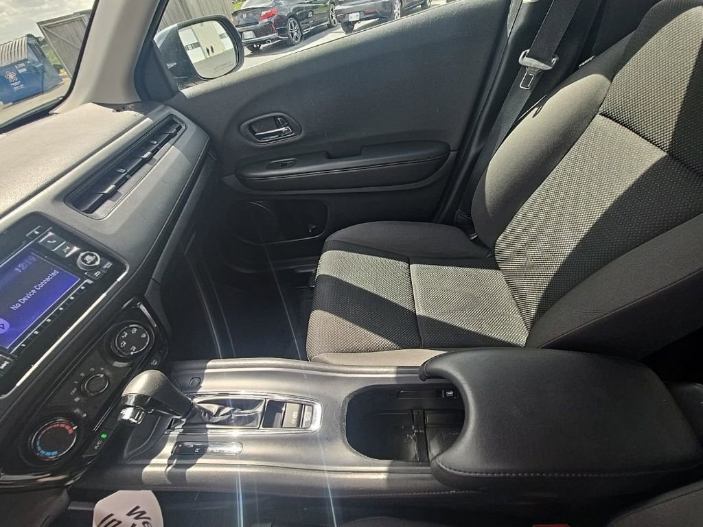 Certified 2021 Honda HR-V LX image 24