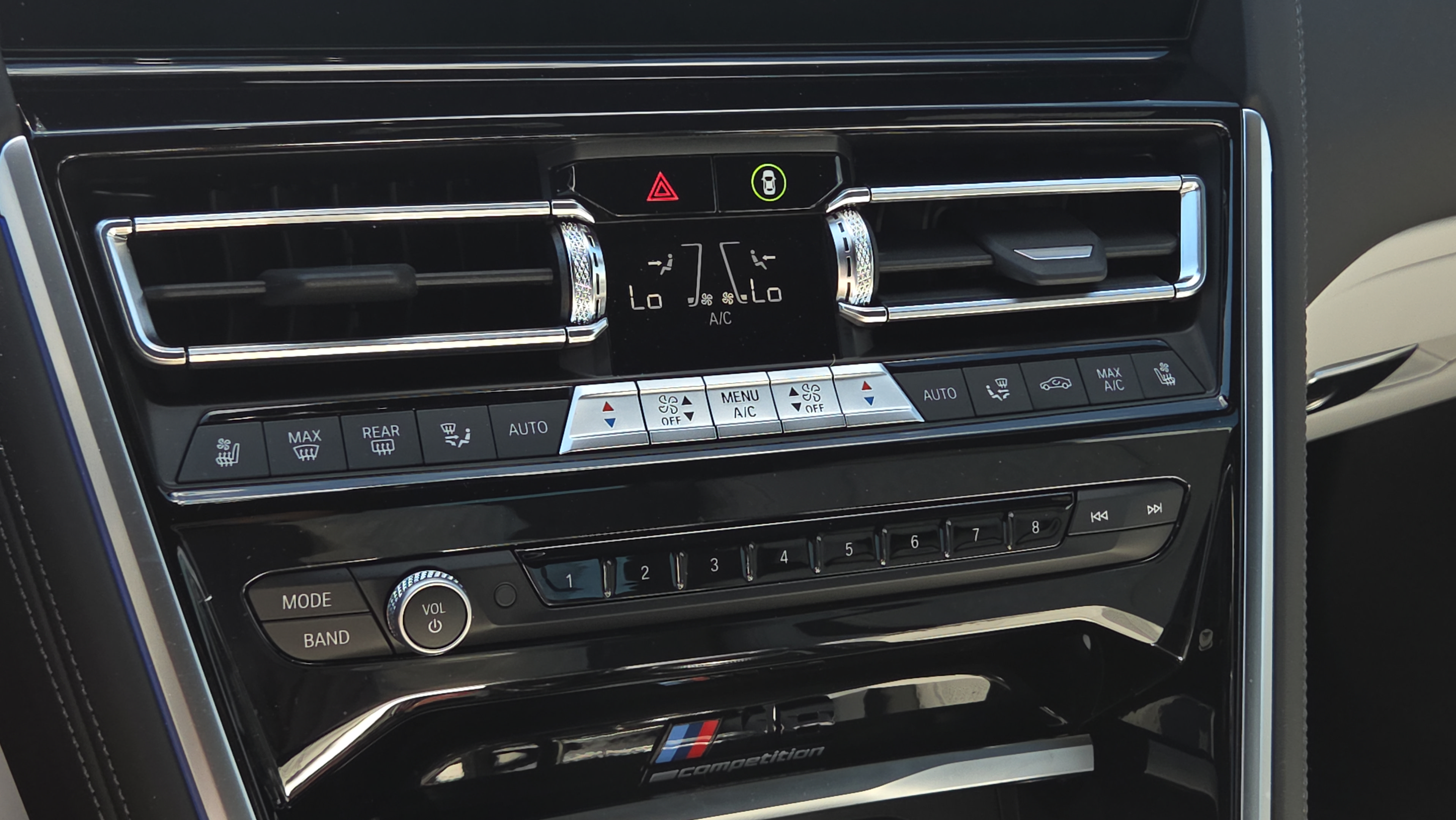 Used 2025 BMW M8 Competition AWD/4WD image 31
