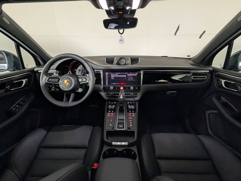 New 2026 Porsche Macan image 21