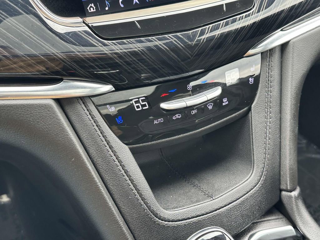 Used 2023 Cadillac XT6 Premium Luxury w/ LPO, Floor Liner Package image 31