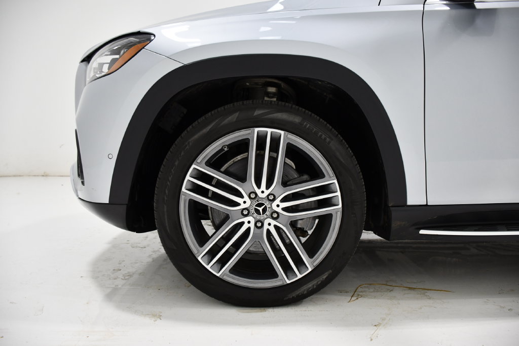 Certified 2024 Mercedes-Benz GLS 450 4MATIC w/ Exclusive Trim Package image 7