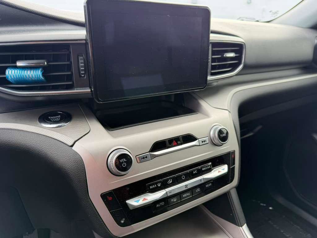 Used 2022 Ford Explorer XLT w/ Equipment Group 202A image 15