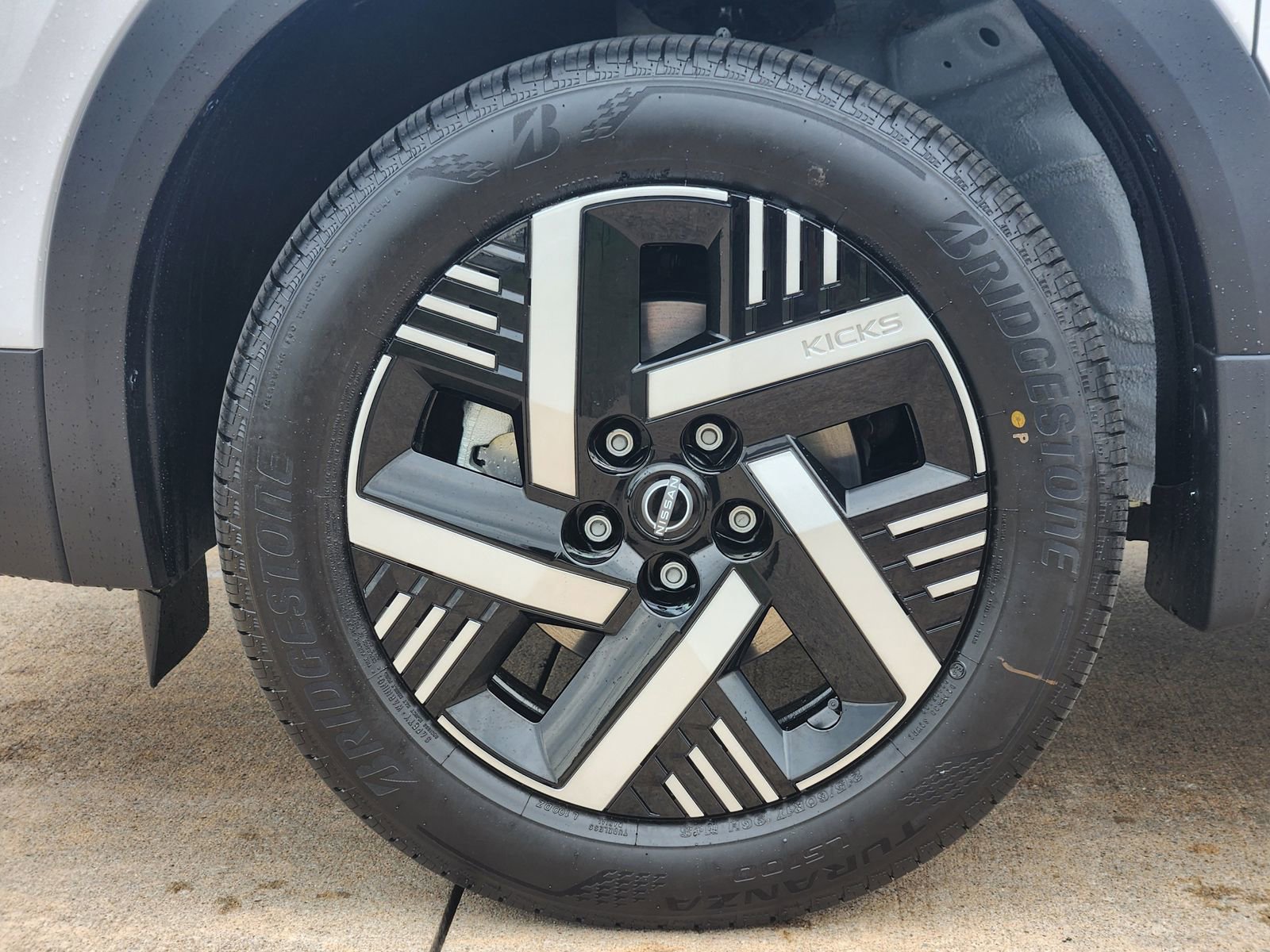 New 2026 Nissan Kicks SV image 11