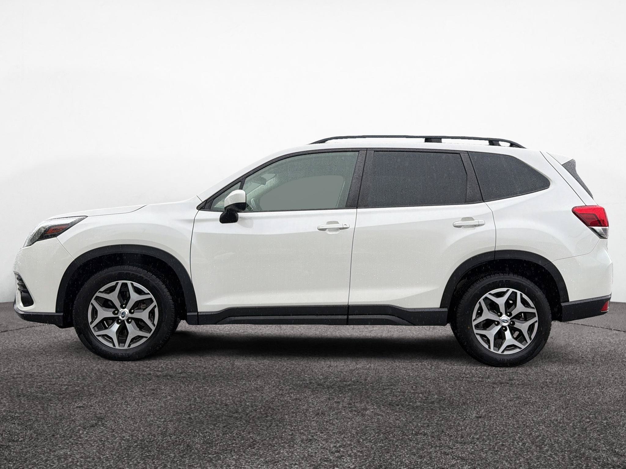 Certified 2023 Subaru Forester Premium AWD/4WD image 4