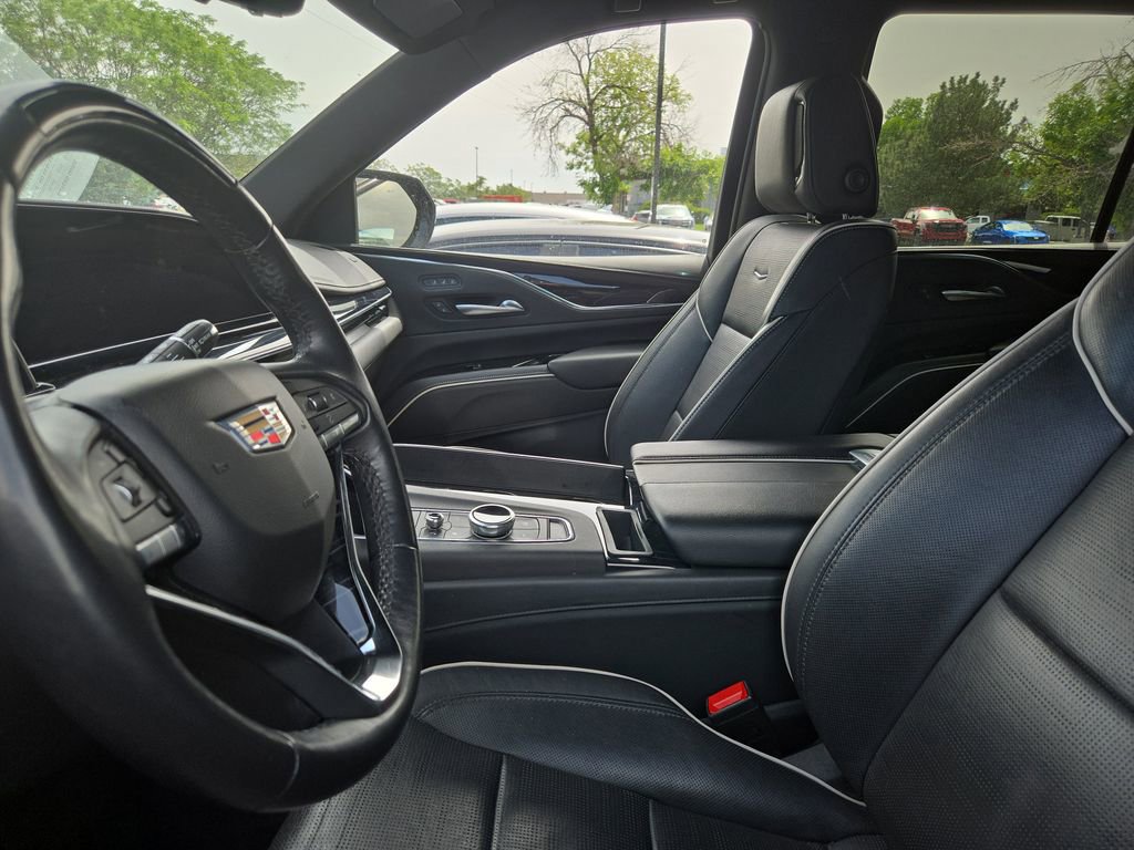 Used 2024 Cadillac Escalade Sport AWD/4WD image 7