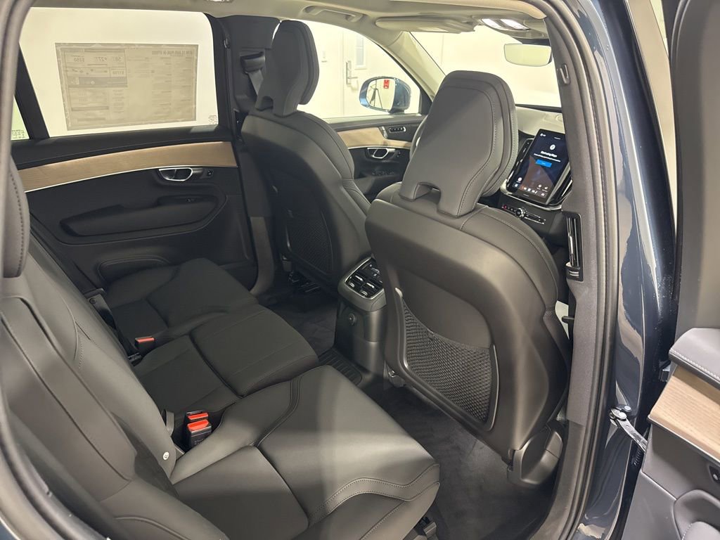 New 2026 Volvo XC90 T8 Plus w/ Protection Package Premier image 24