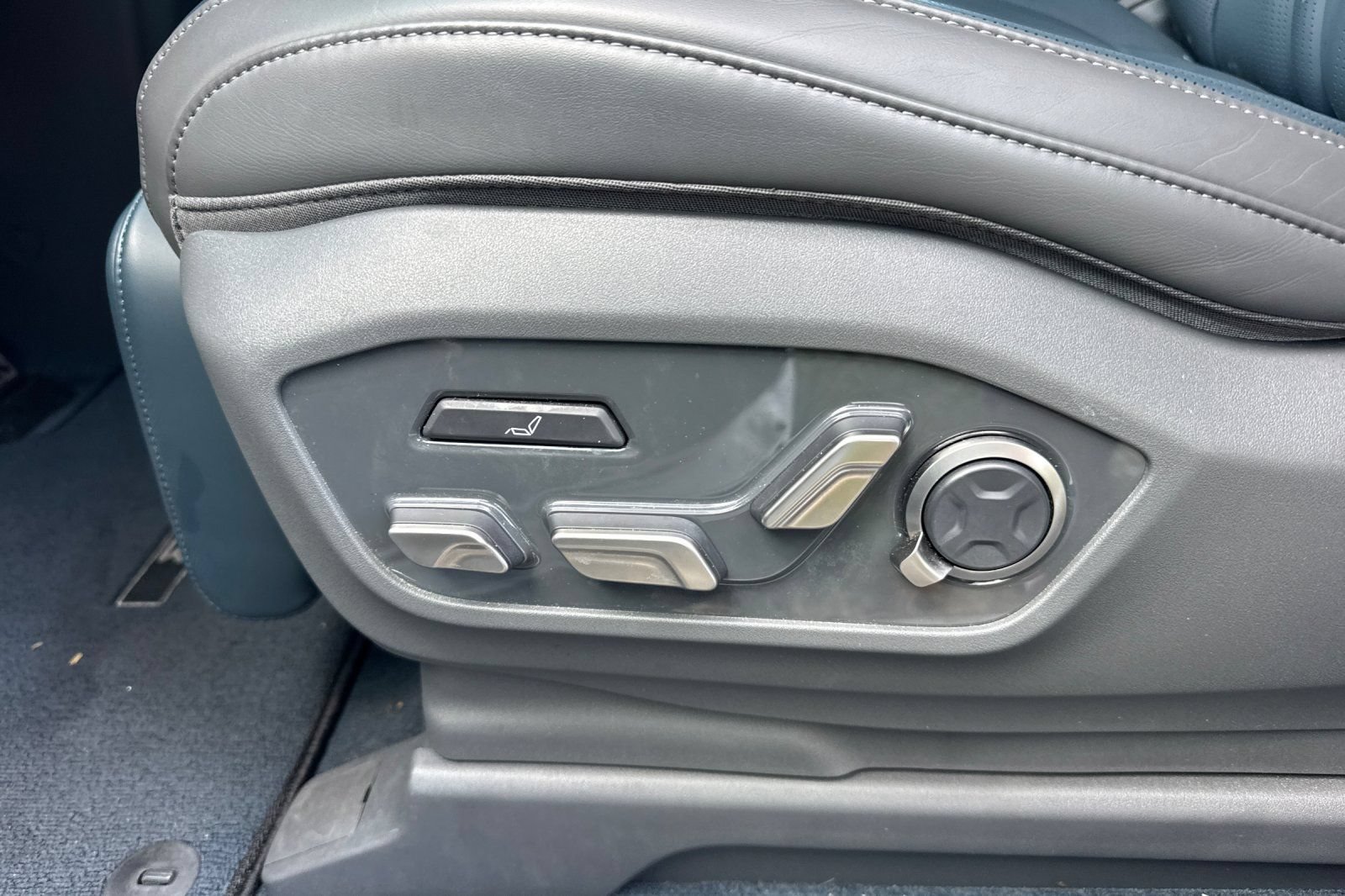 Used 2024 Kia EV9 GT-Line AWD/4WD image 13
