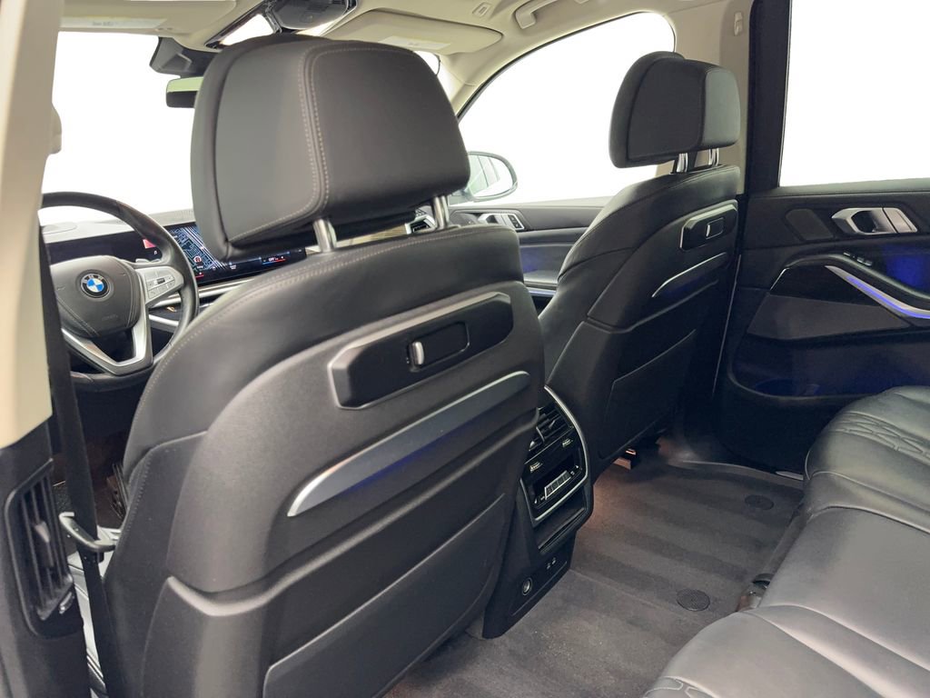 Used 2023 BMW X7 xDrive40i image 35