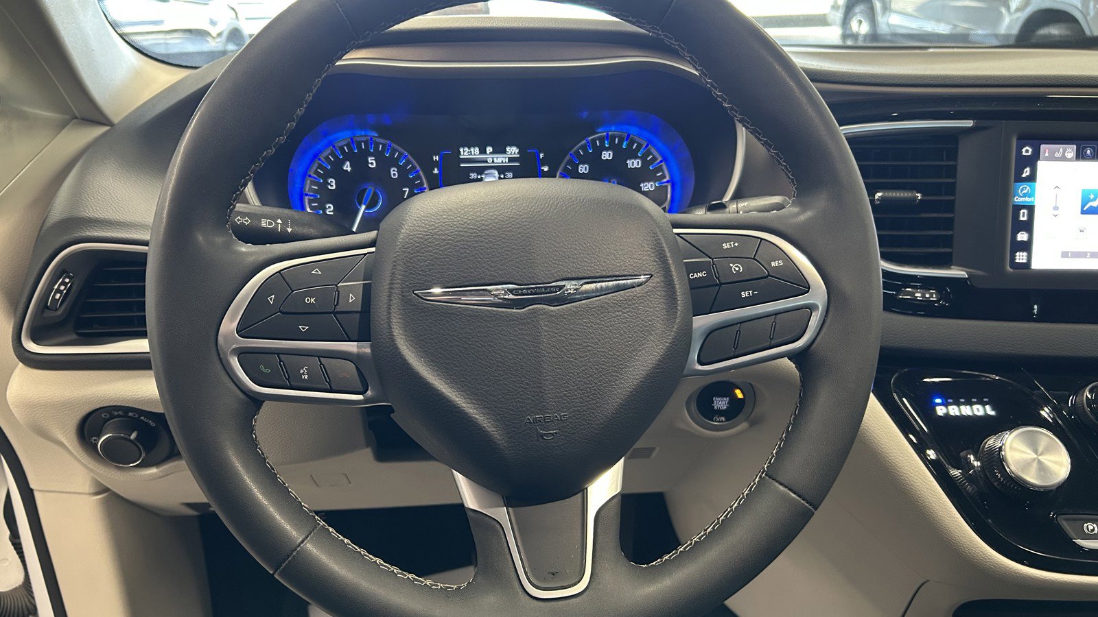 Used 2023 Chrysler Voyager LX image 20