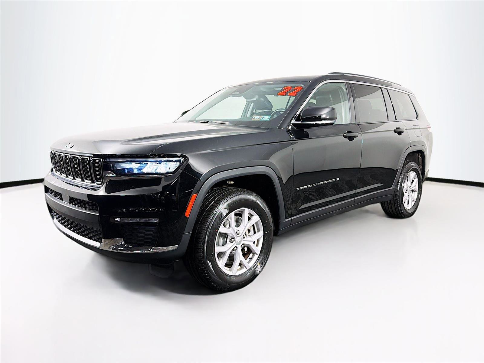 Used 2022 Jeep Grand Cherokee L Limited image 3