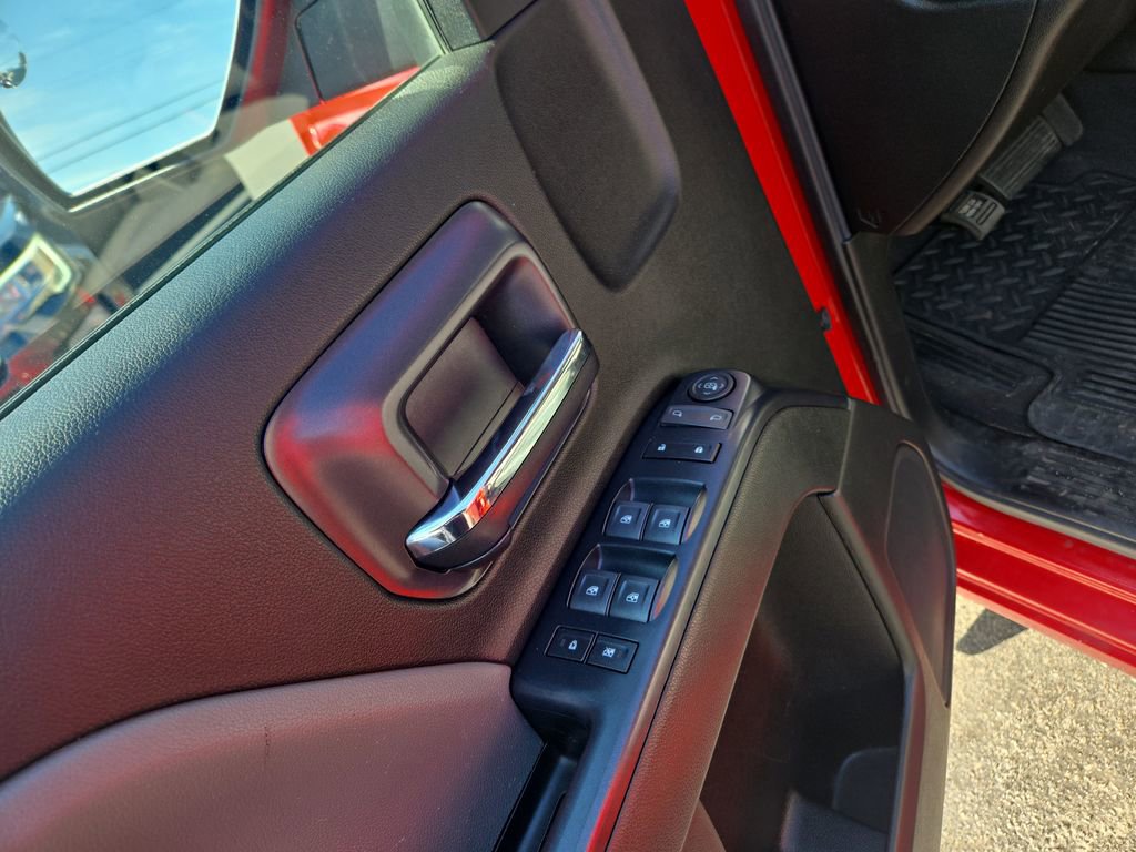 Used 2019 Chevrolet Silverado 1500 Custom w/ Custom Convenience Package AWD/4WD image 12