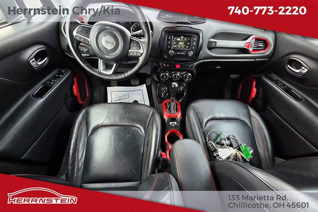 Used 2017 Jeep Renegade Trailhawk w/ Premium Trailhawk Package AWD/4WD image 12