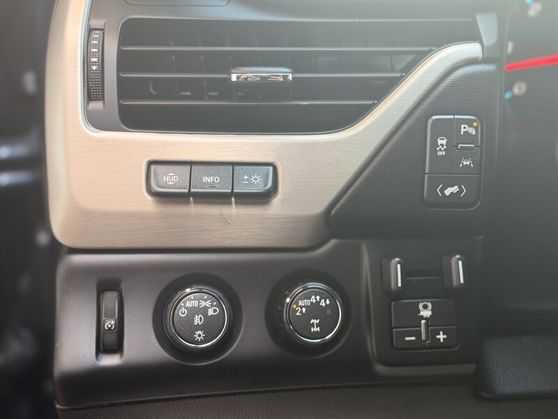 Used 2019 GMC Yukon XL Denali AWD/4WD image 21