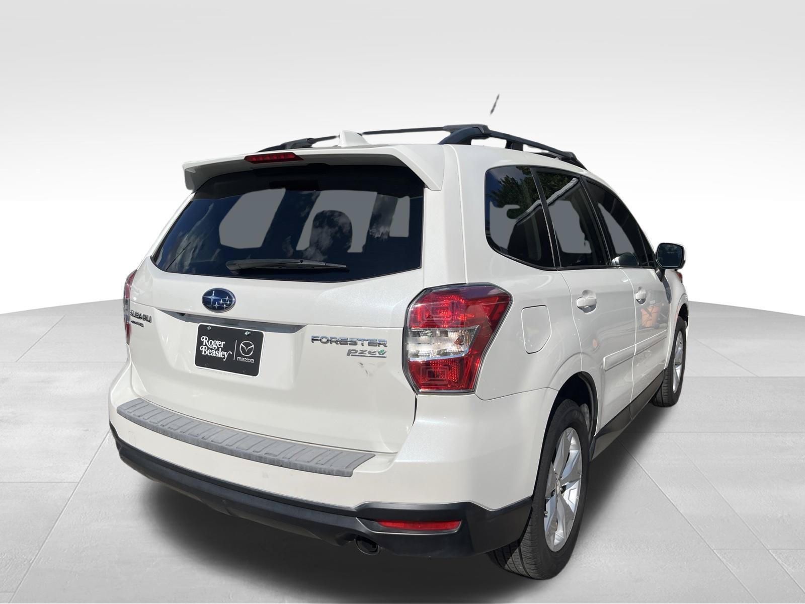 Used 2016 Subaru Forester 2.5i Limited AWD/4WD image 5