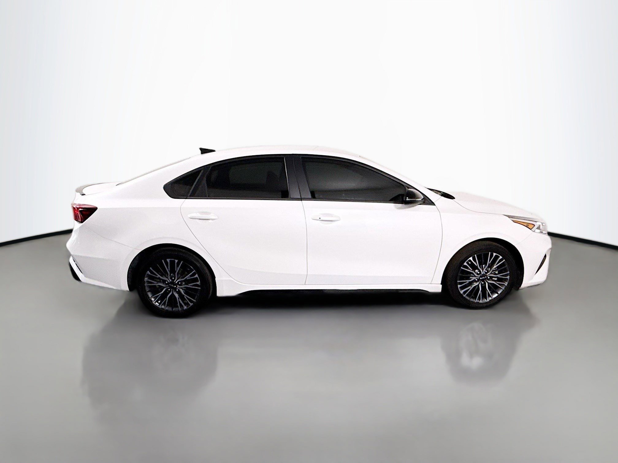 Used 2024 Kia Forte GT-Line image 11