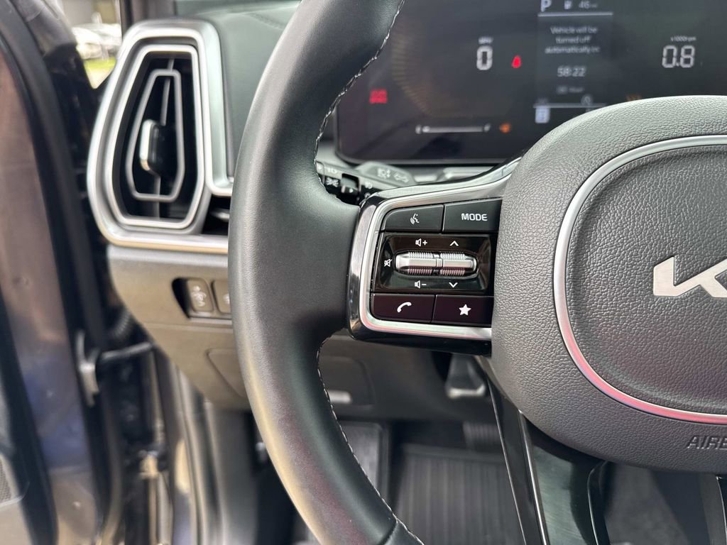Used 2025 Kia Sorento EX w/ Panoramic Sunroof Package FWD image 23