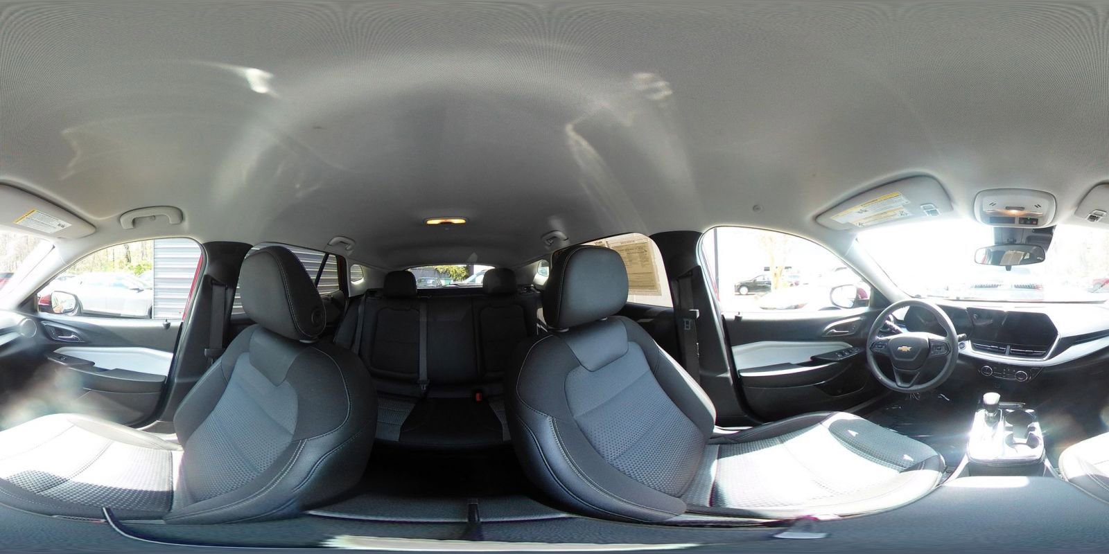 Used 2025 Chevrolet Trax LT FWD image 37