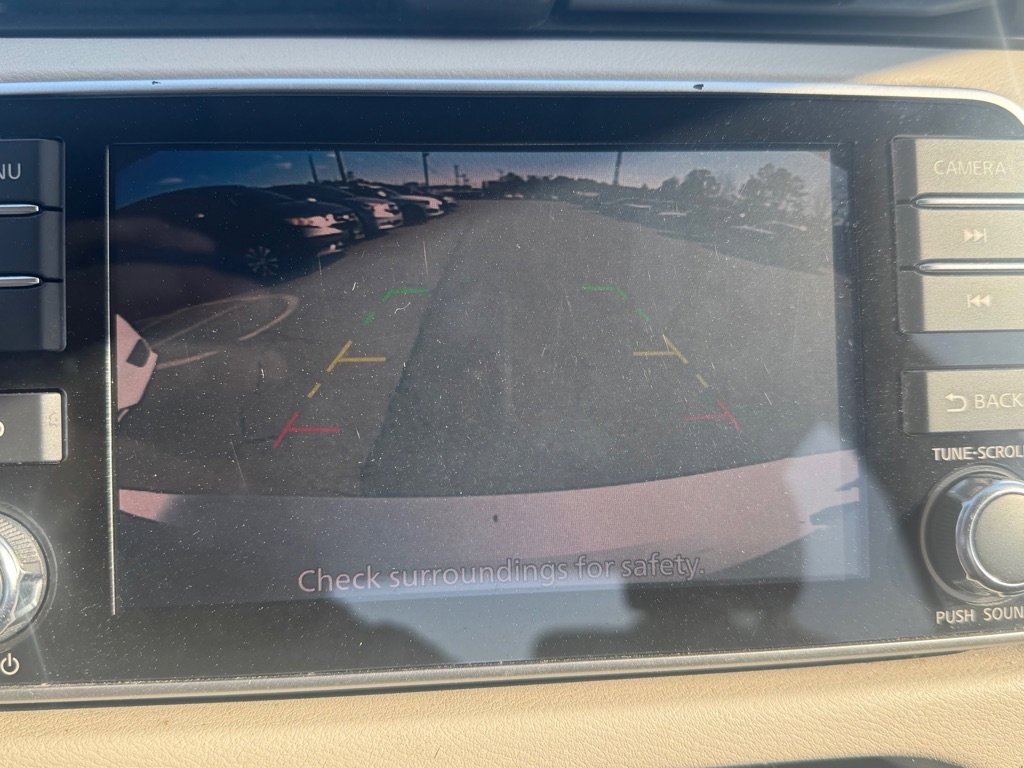 Used 2021 Nissan Versa SV image 11