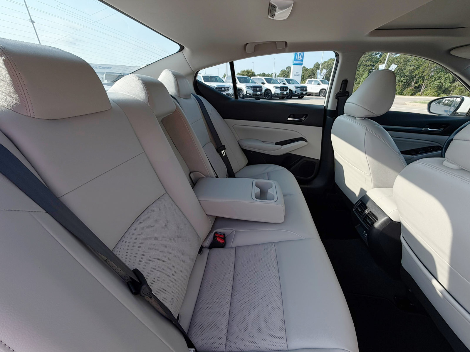 Used 2023 Nissan Altima 2.5 SL FWD image 29