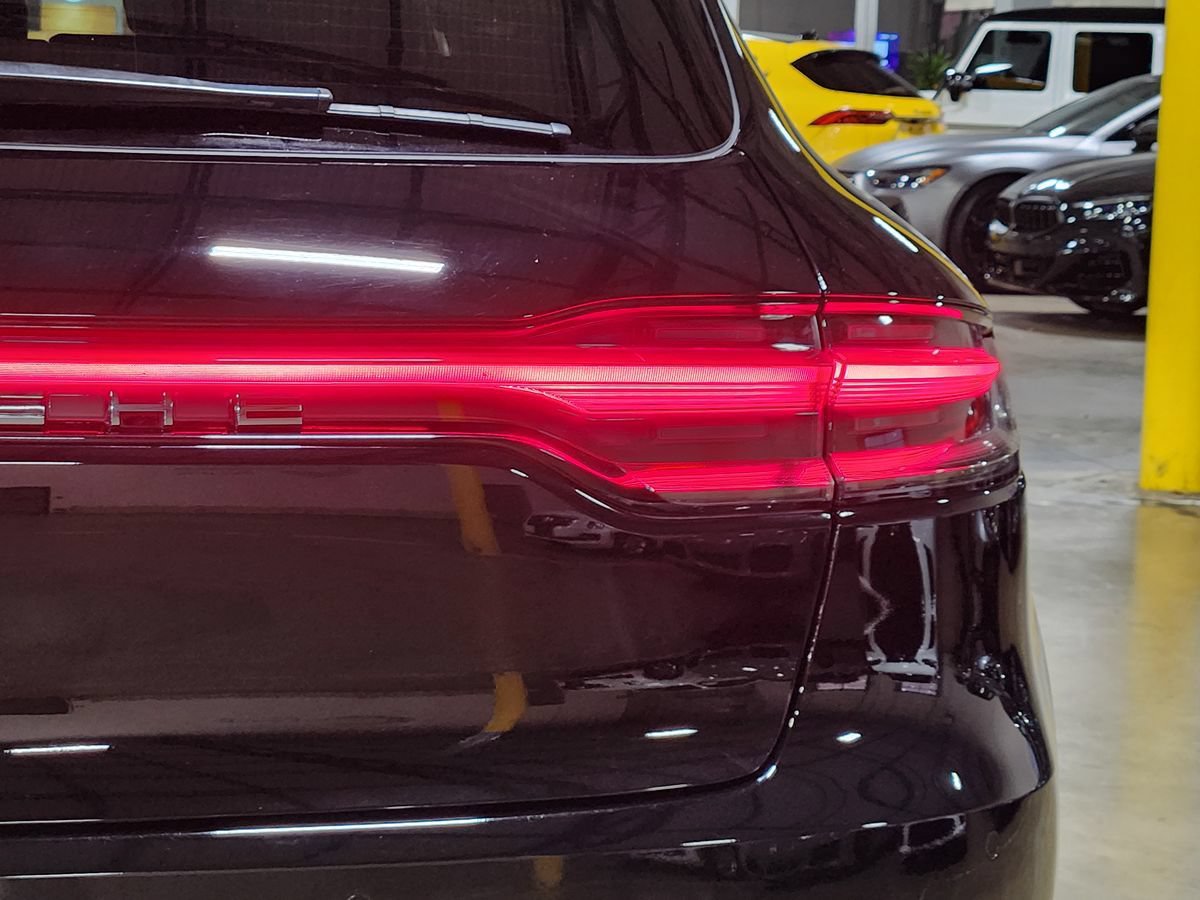 Used 2020 Porsche Macan AWD/4WD image 22