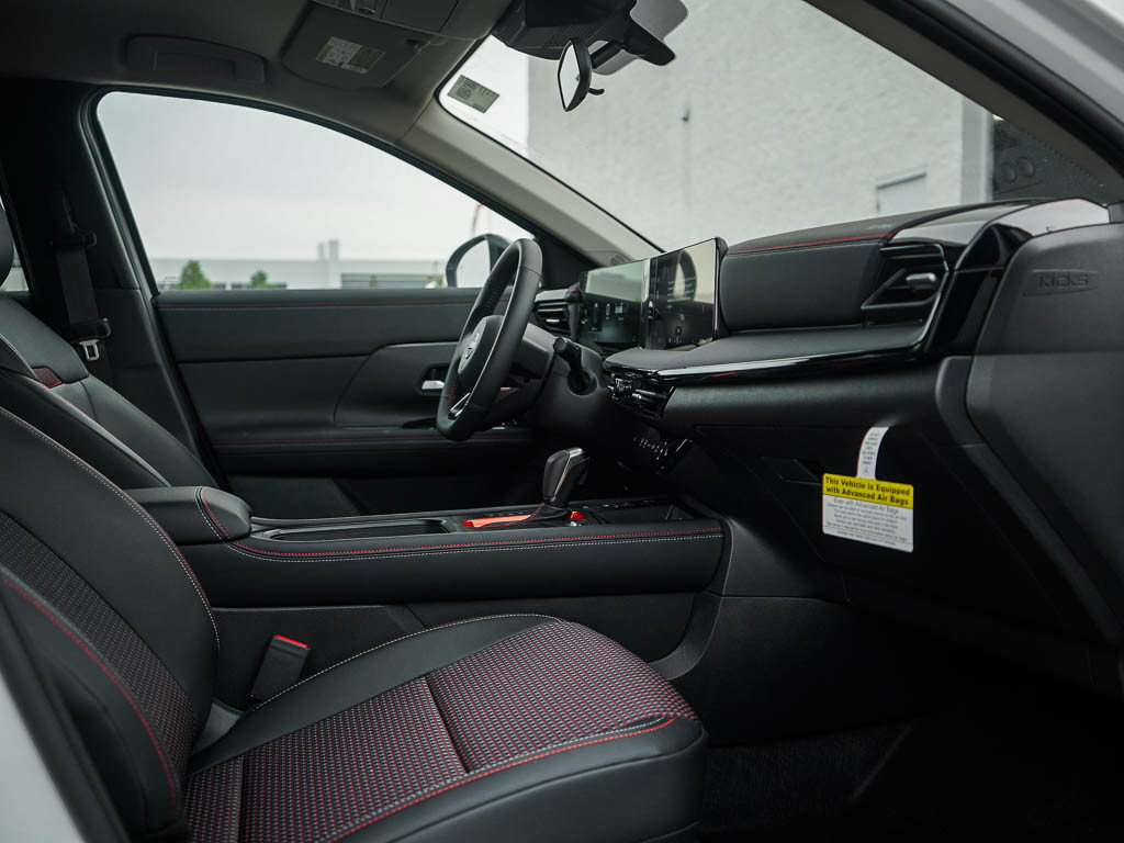 New 2026 Nissan Kicks SR w/ Cold Weather Package image 10