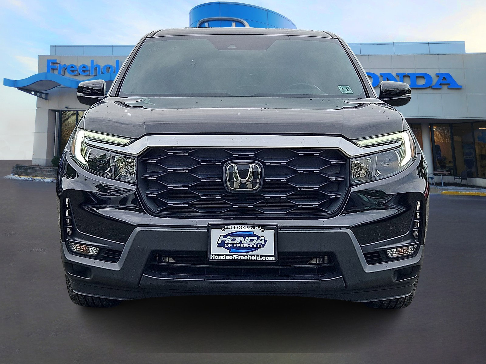Used 2023 Honda Passport EX-L image 2