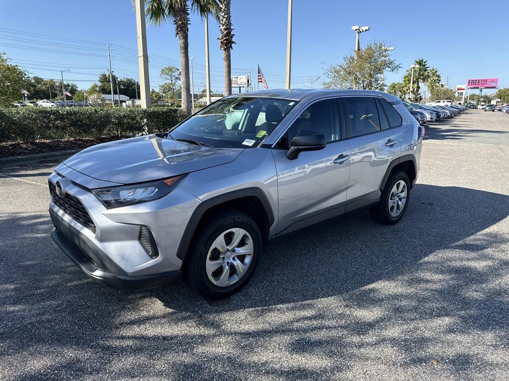 Used 2022 Toyota RAV4 LE image 8