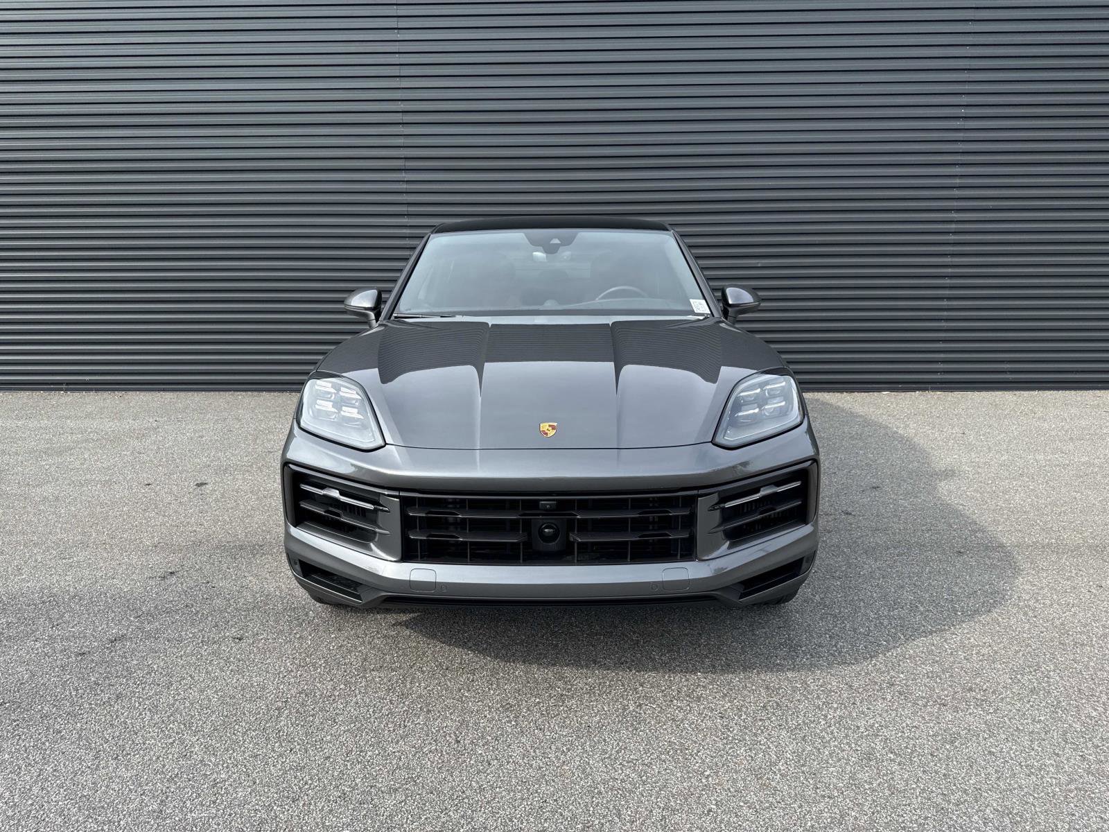 Certified 2024 Porsche Cayenne Coupe image 10